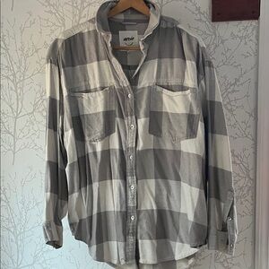 aerie Gray & White Plaid Button-Down Shirt